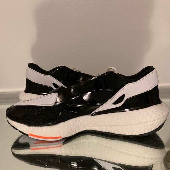 Adidas Stella McCartney UltraBoost 22 Women’s Sz 9.5 - Picture 4 of 9